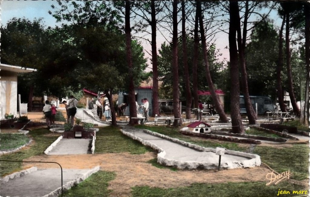Andernos-les-Bains - Le Golf miniature du Mauret.jpg