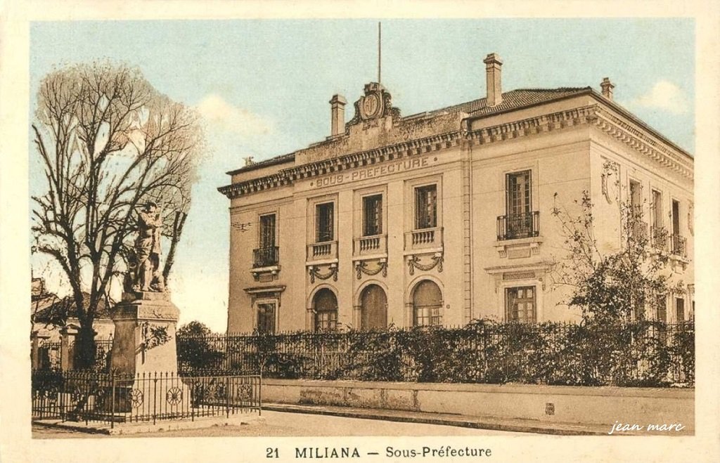 Miliana - Sous-Préfecture (EPA Editions Photo-africaines, Alger).jpg
