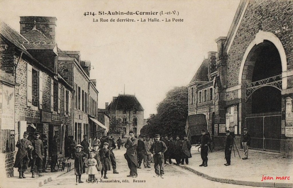 Saint-Aubin-du-Cormier - La rue de derrière - La Halle - La Poste.jpg