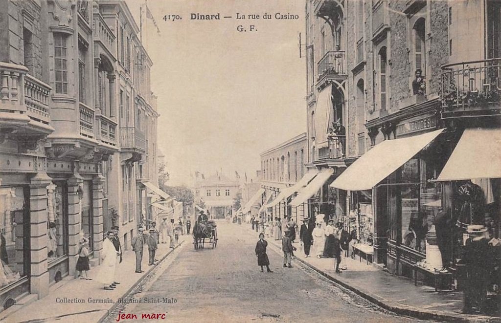 Dinard - La Rue du Casino.jpg