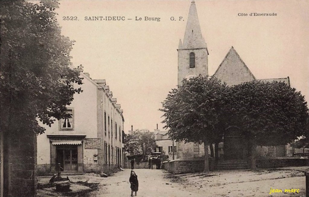 Saint-Ideuc - Le Bourg.jpg