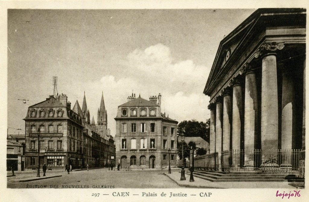 14-Caen-Palais de justice et place.jpg