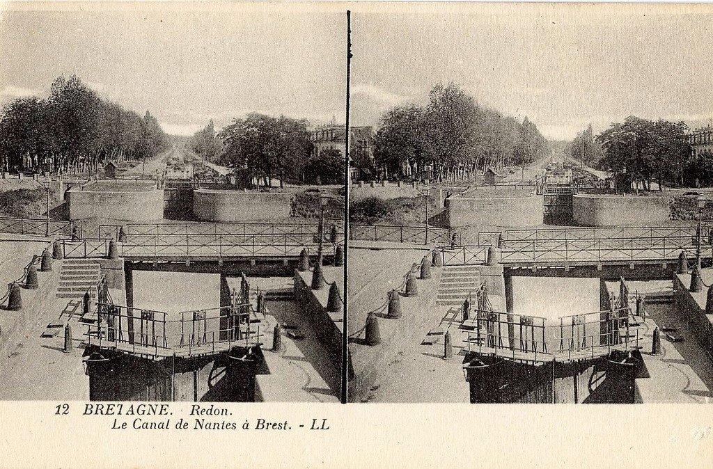 Redon 12 LL.jpg