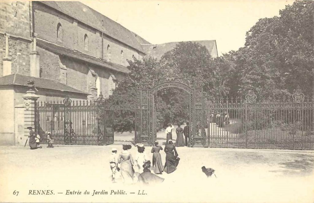 67 - Rennes - Entrée du Jardin Public -ll.jpg