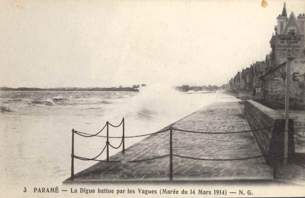3 - Paramé - La digue battue par les vagues (marée du 14 mars 1914) -ng.jpg