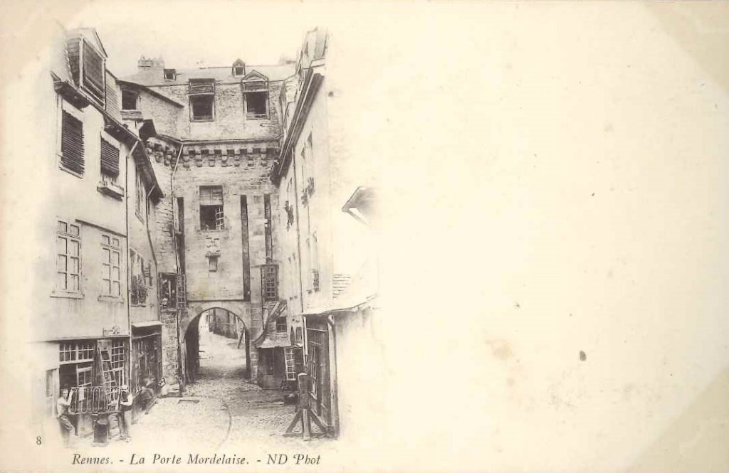 8 - Rennes - la porte mordelaise -nd.jpg