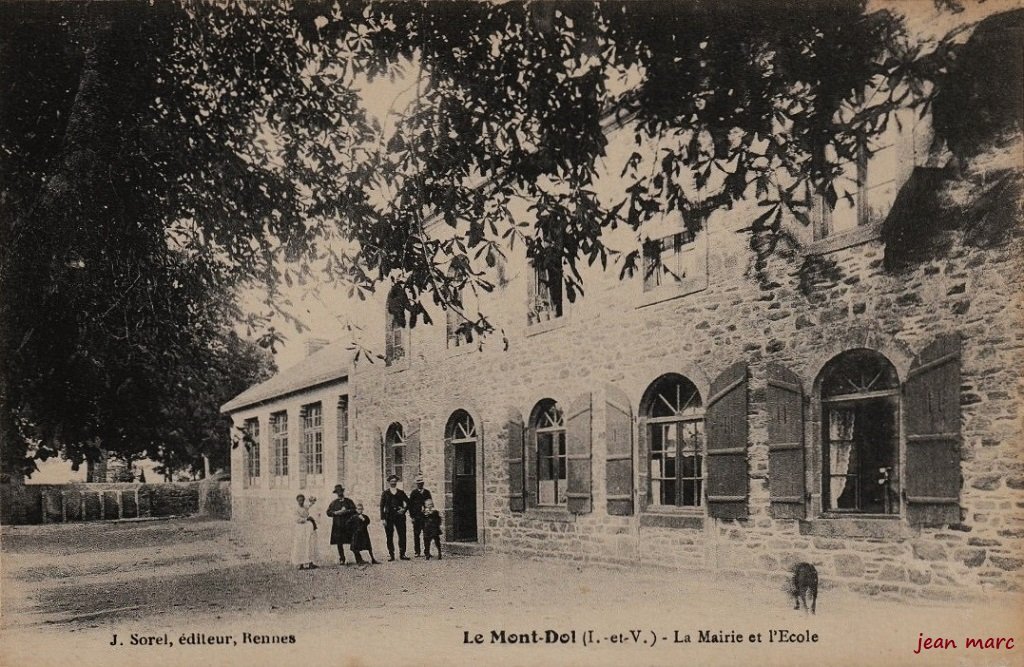 Mont-Dol - La Mairie et l'École.jpg