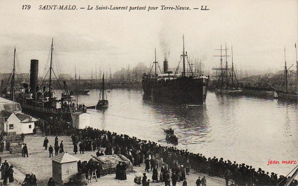 Saint-Malo - Le Saint-Laurent partant pour Terre-Neuve.jpg