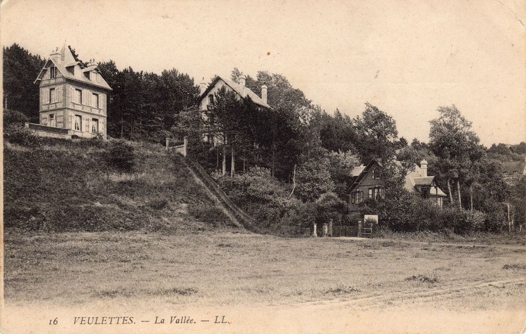76 - VEULETTES - 16 - La Vallée - LL (dos V.) - 26-02-24.jpg
