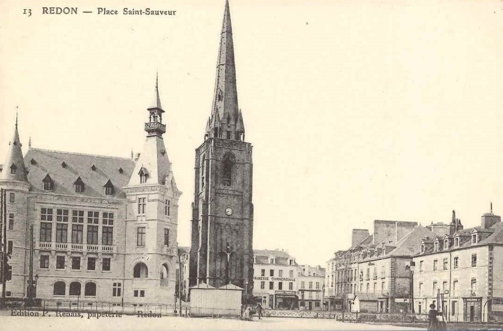 13 - Redon - Place Saint Sauveur -renais.jpg