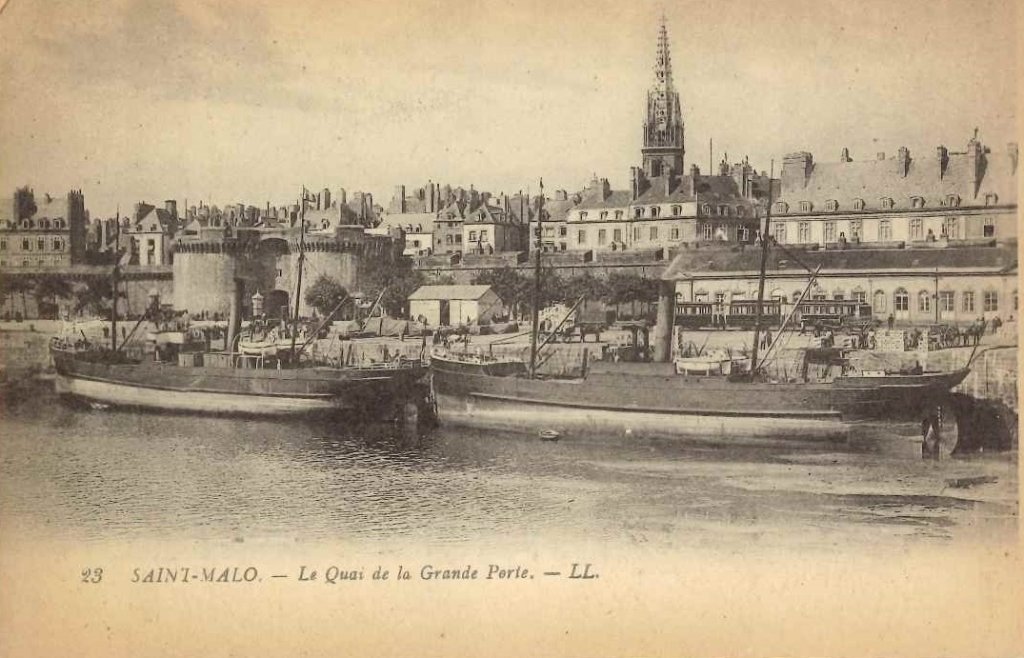 23 - Saint Malo - Le quai de la grande porte -ll.jpg