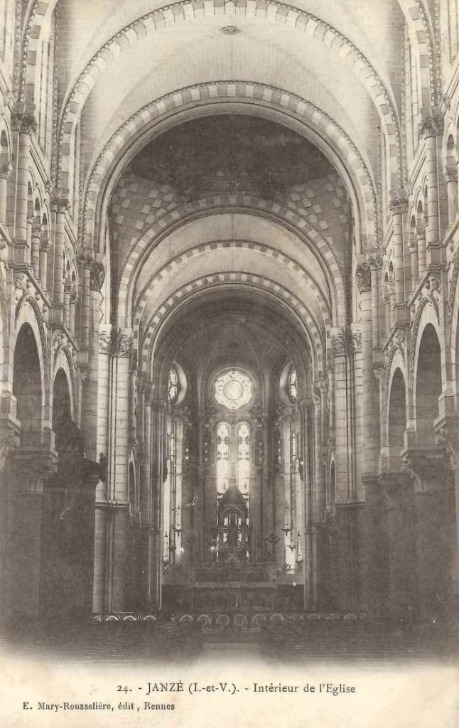 24 - Janzé - Intérieur de l'église -emr.jpg