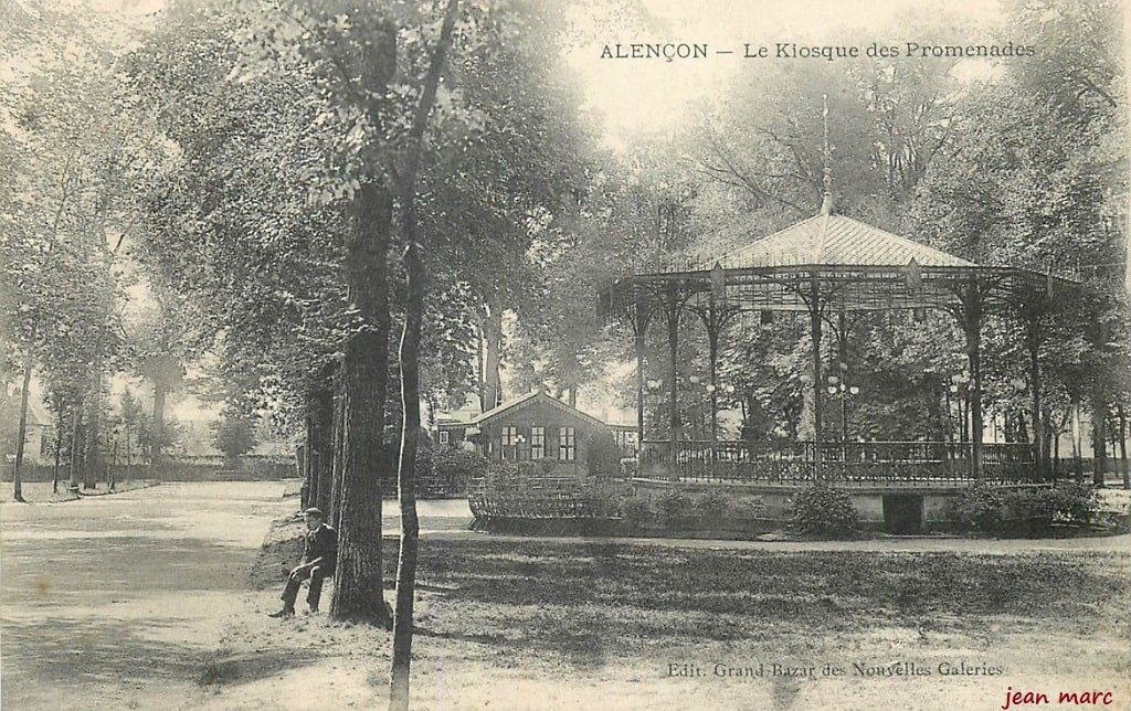 Alençon - Le Kiosque des Promenades.jpg