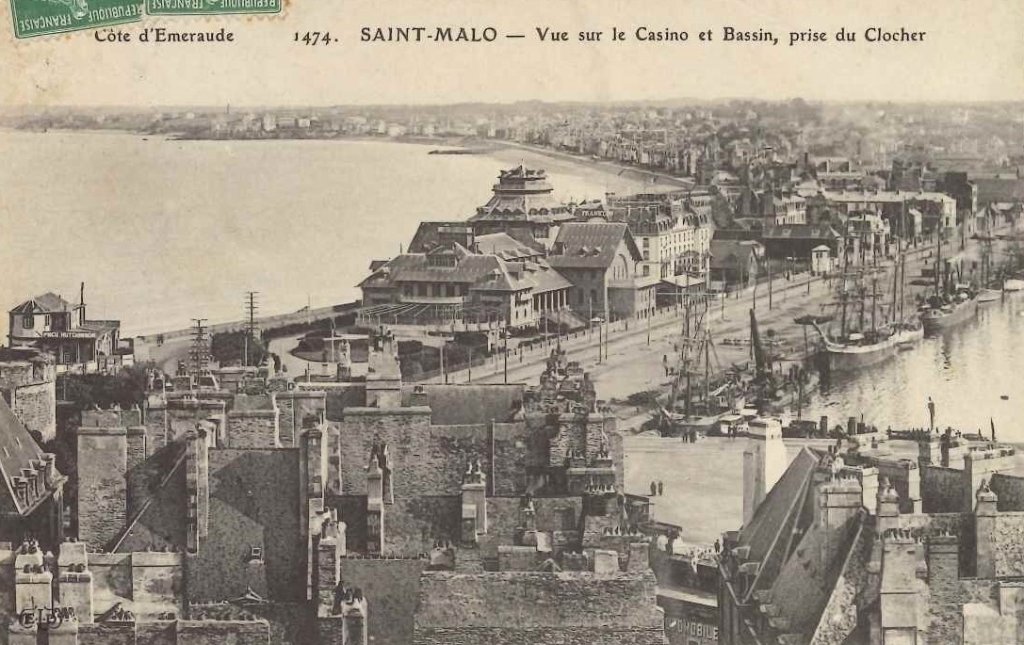 1474 - Saint Malo - Vue sur le casino et bassin, prise du clocher -eld.jpg