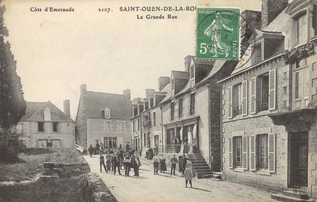 2107 - Saint Ouen de la Rouerie - la grande rue -eld.jpg