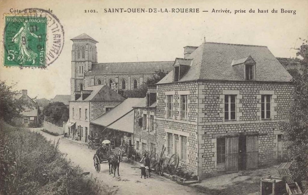 2102 - Saint Ouen de la Rouerie - Arrivée, prise du haut du bourg -eld.jpg