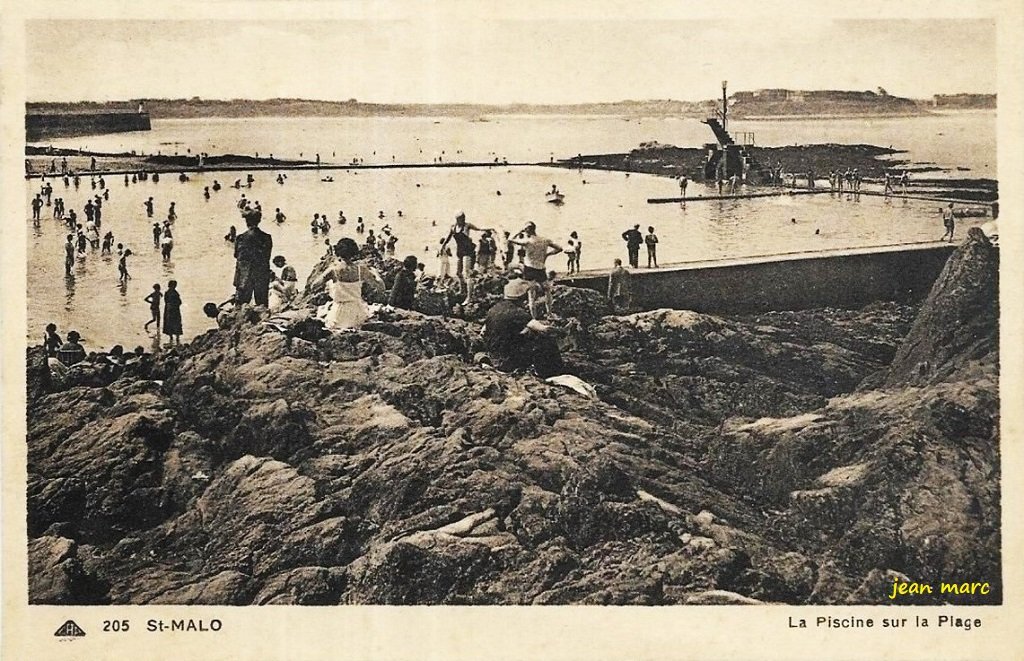 Saint-Malo - La Piscine sur la Plage.jpg