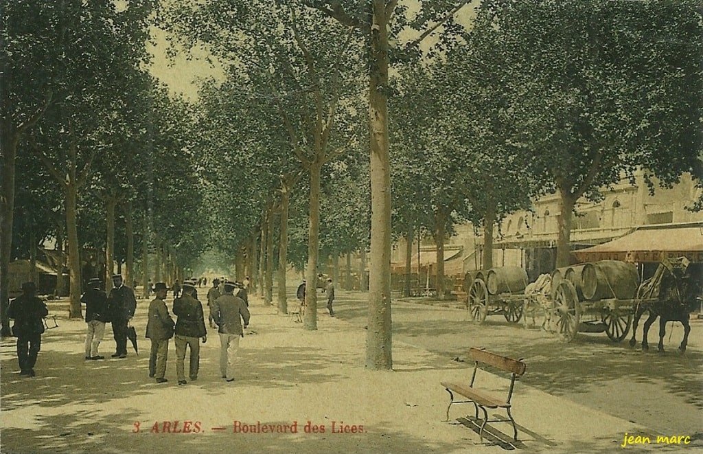 Arles - Boulevard des Lices.jpg