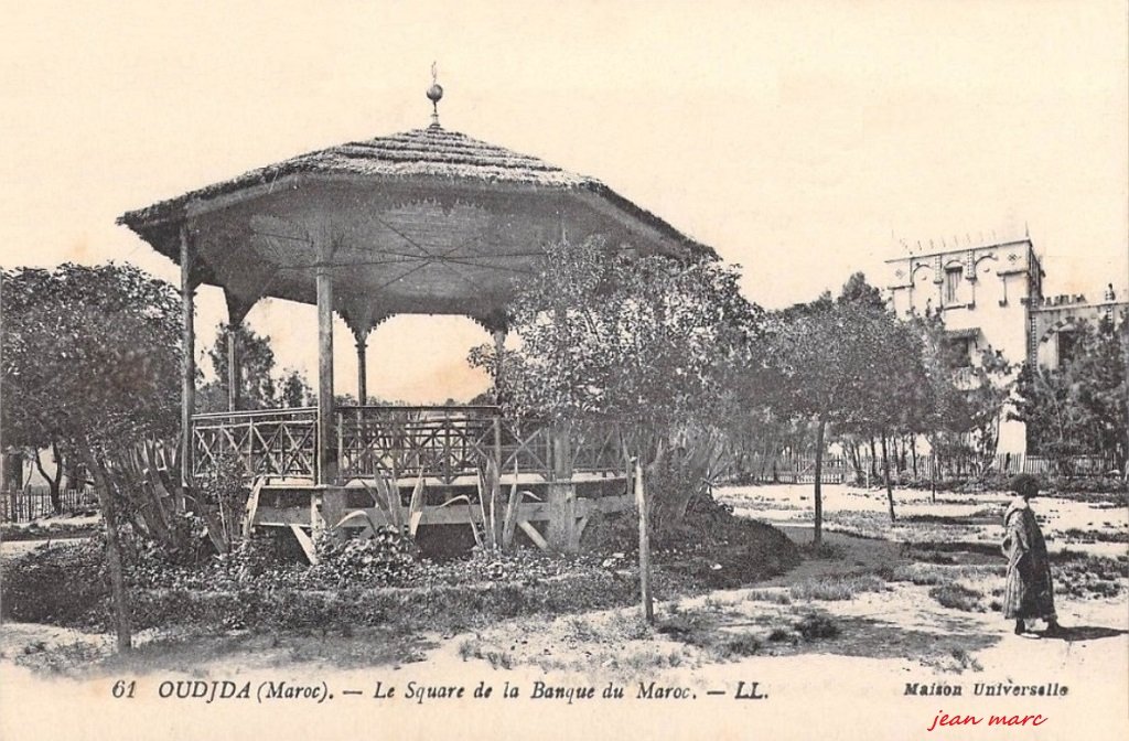 Oudjda - Le Square de la Banque du Maroc.jpg