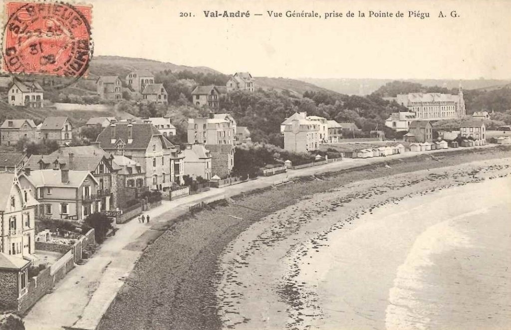 201 - Val André - Vue générale, prise de la pointe de Piégu -ag.jpg