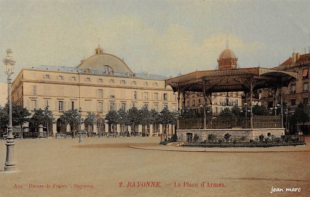 Bayonne - La Place d'Armes.jpg