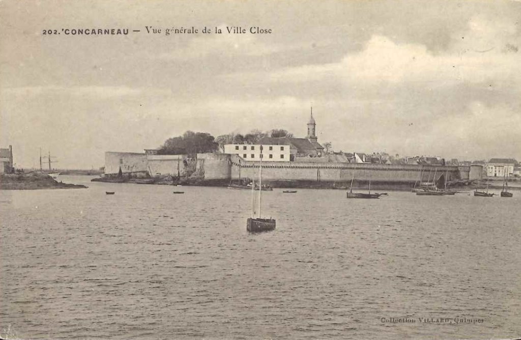202 - Concarneau - vue générale de la ville close -villard.jpg