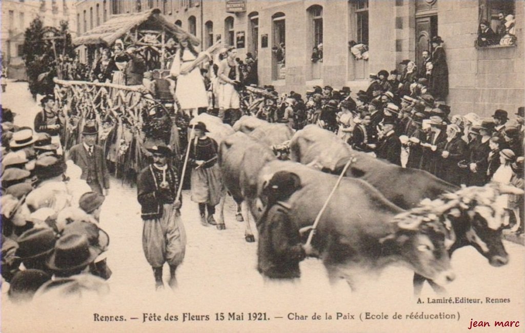 Rennes - Fête des Fleurs 15 mai 1921 - Char de la Paix (École de rééducation).jpg