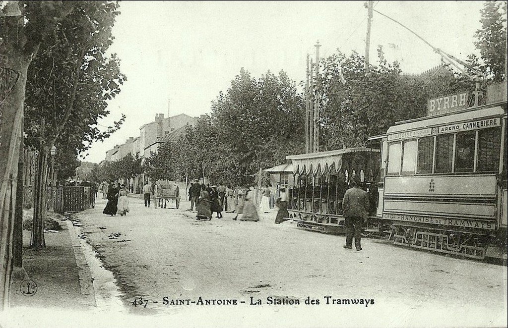 Saint Antoine tram (437) P.jpg