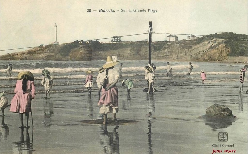 Biarritz - Sur la Grande Plage.jpg