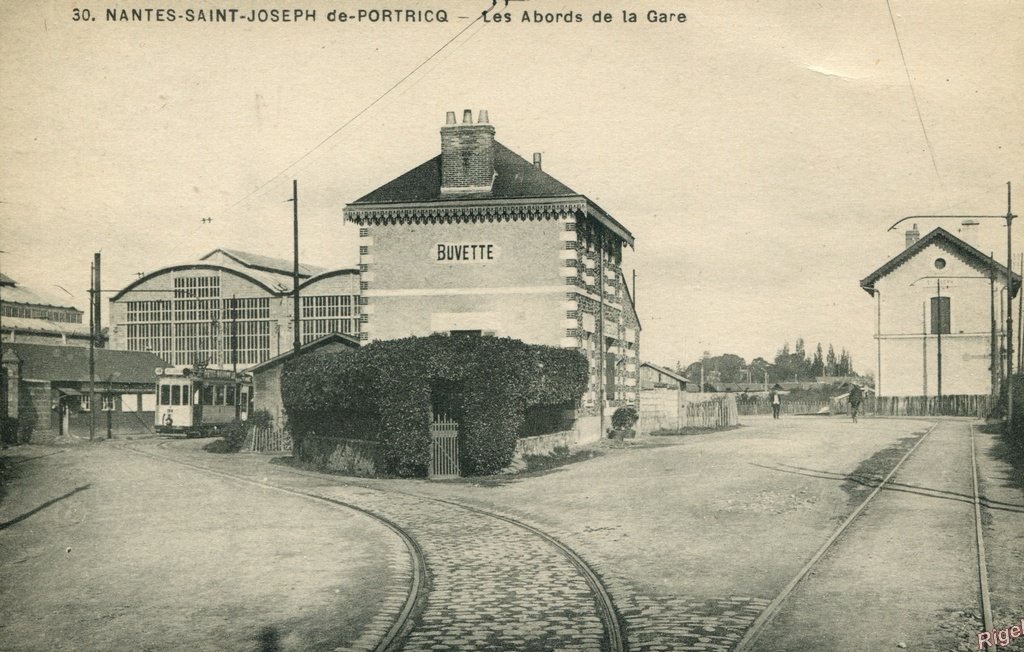 44-Nantes-St-Joseph-de-Portricq - Les Abords de la Gare - 30 F Chapeau Imp-Edit.jpg