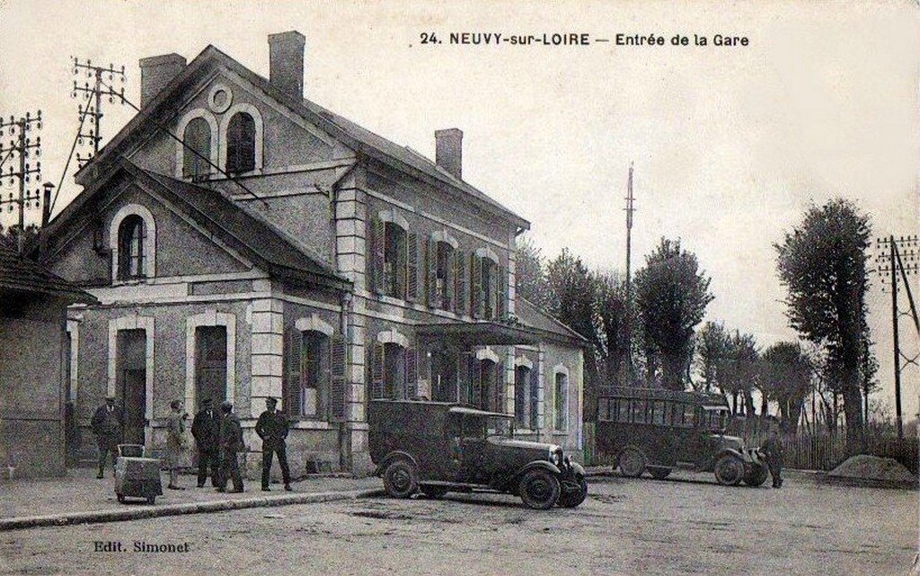 58 - Neuvy-sur-Loire (24) Simonet P.jpg