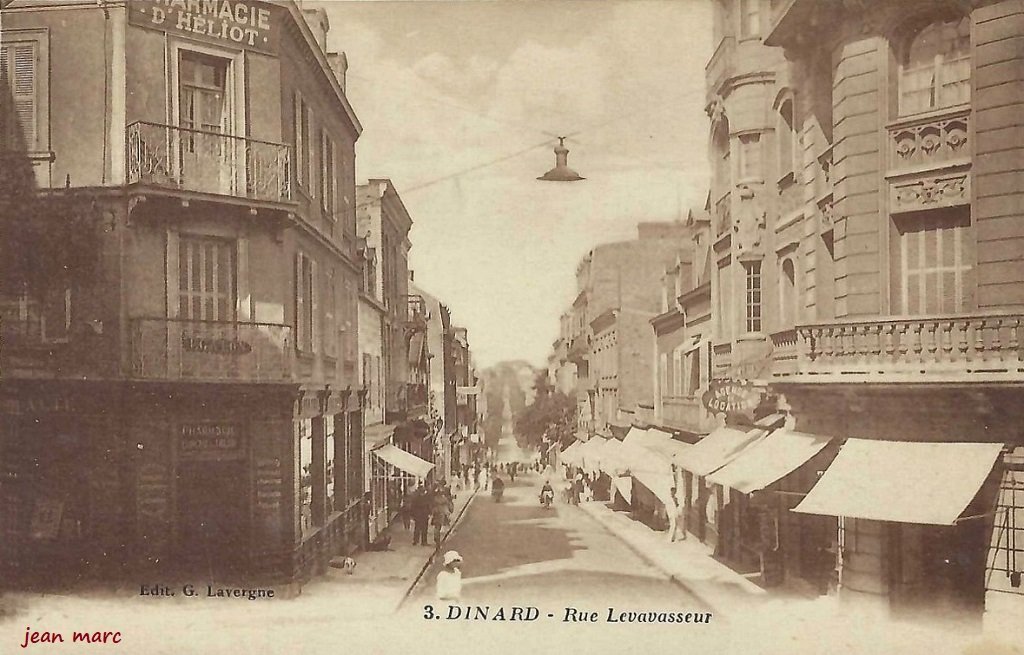 Dinard - Rue Levavasseur.jpg