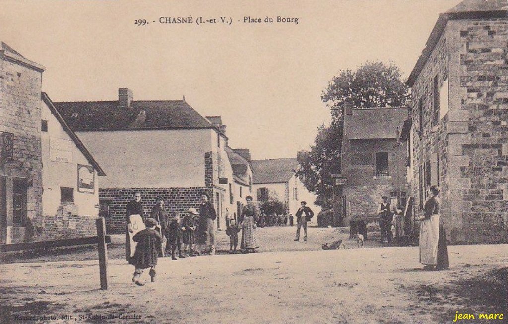 Chasné - Place du Bourg.jpg