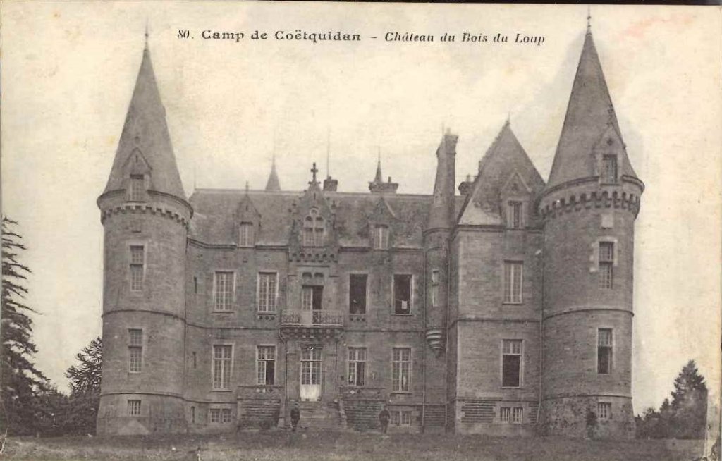 80 - Camp de Coëtquidan - Château du bois du loup.jpg