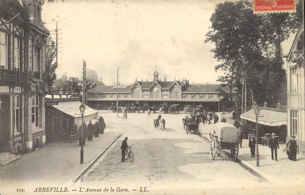 100 - Abbeville - l'avenue de la gare -ll.jpg