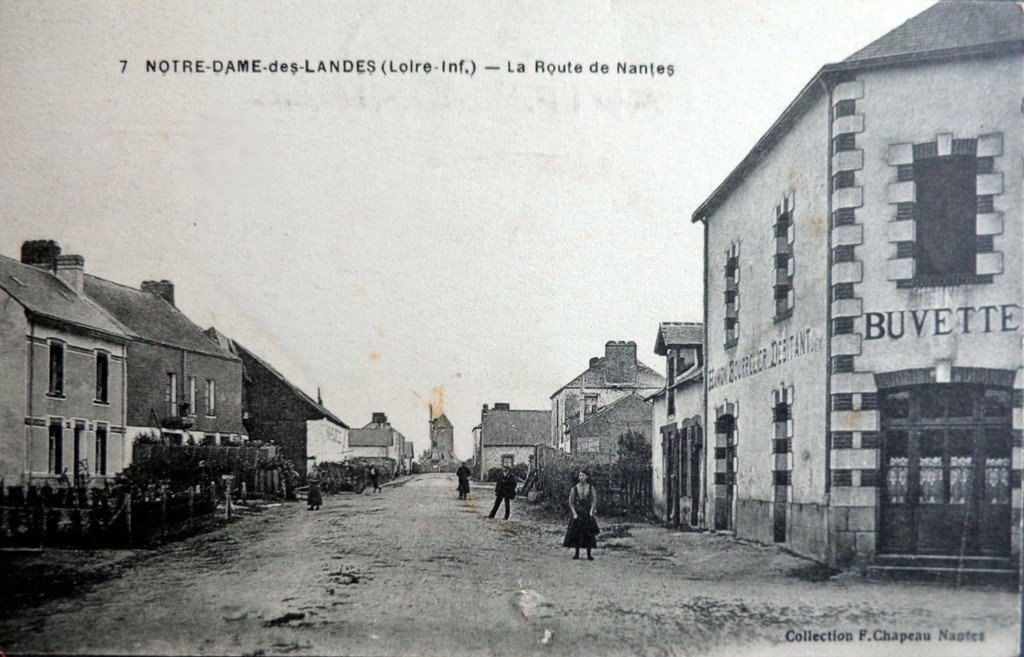 Notre-Dame des Landes 7 Chapeau.jpg