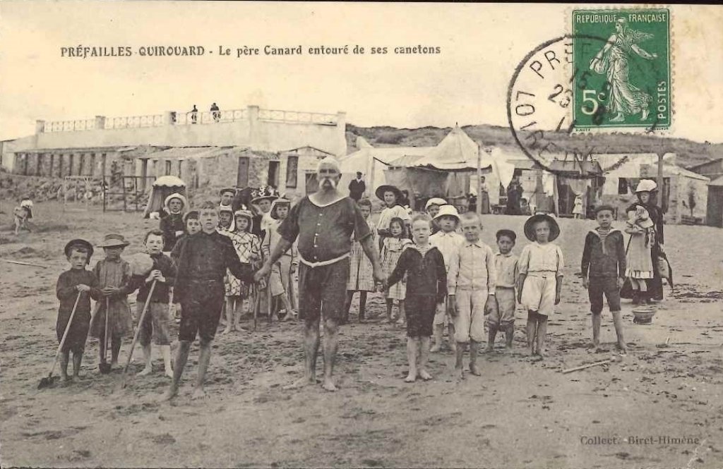 Préfailles Quirouard - Le père canard entouré de ses canetons -biret.jpg