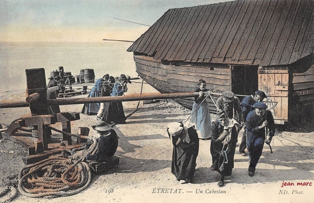Etretat - Un Cabestan.jpg