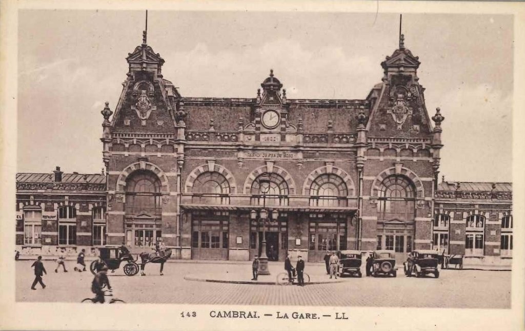 143 - Cambrai - la gare -ll.jpg