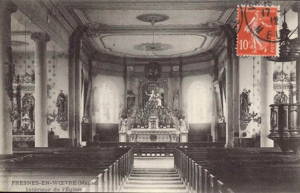 Fresnes en Woevre - Intérieur de l'église.jpg