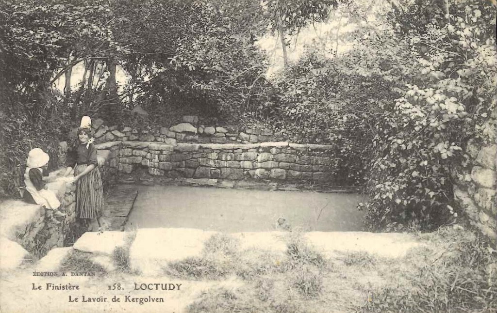 258 - Loctudy - Le lavoir de Kergolven -dantan.jpg