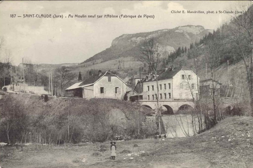 187 - Saint Claude - Au moulin neuf sur l'abîme (fabrique de pipes) -mandrillon.jpg
