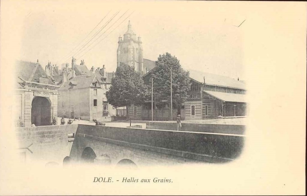 Dole - Halles aux grains.jpg