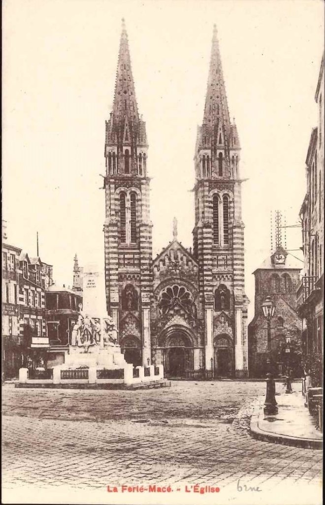 La Ferté-Macé - L'église.jpg