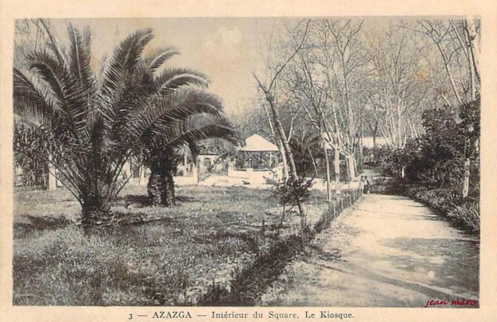 Azazga - Intérieur du Square - Le Kiosque.jpg
