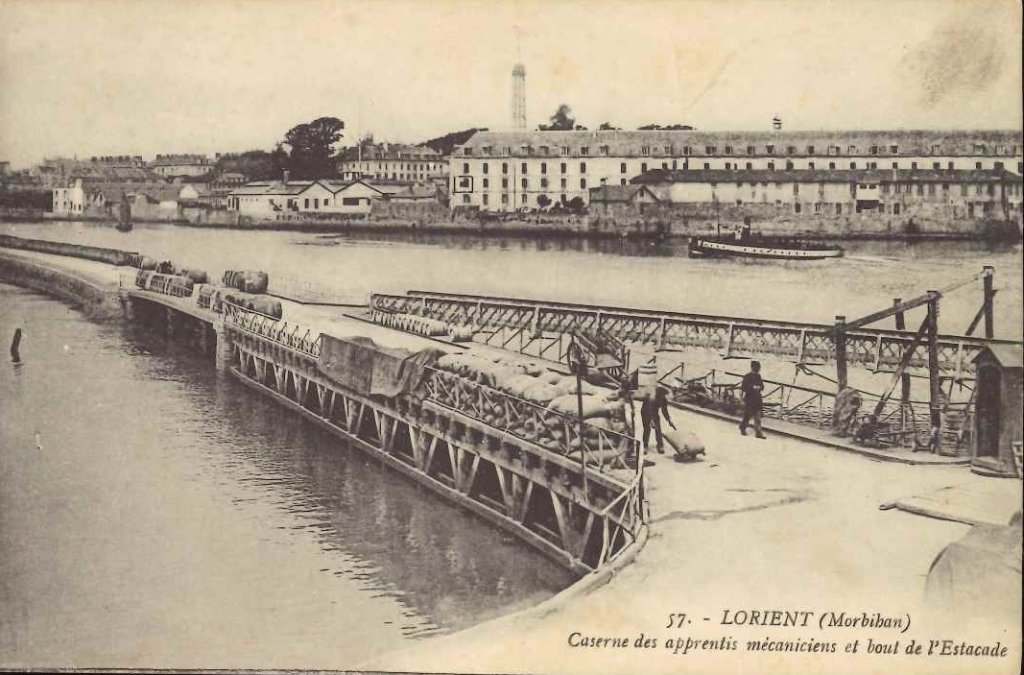 57 - Lorient - Caserne des apprentis mécaniciens et bout de l'estacade.jpg