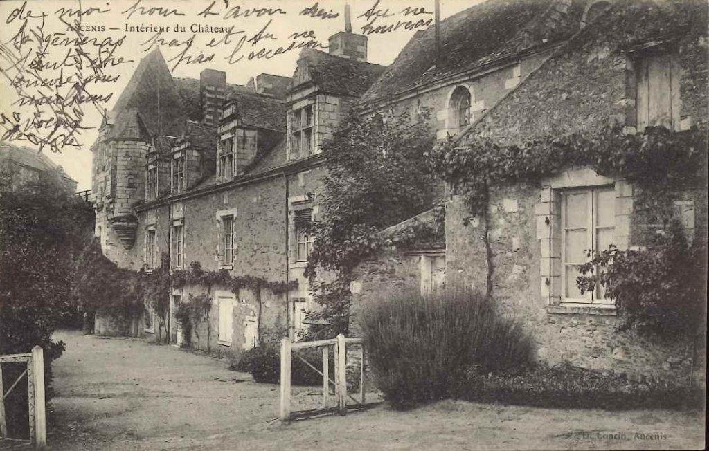 Ancenis - Intérieur du château.jpg