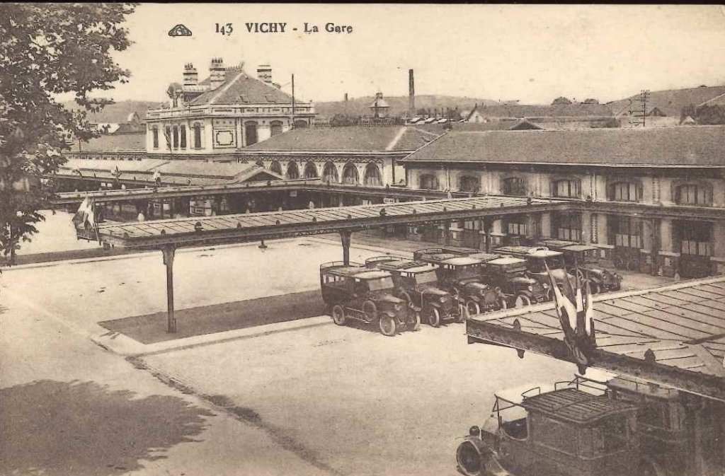 143 - Vichy - la gare -cap.jpg