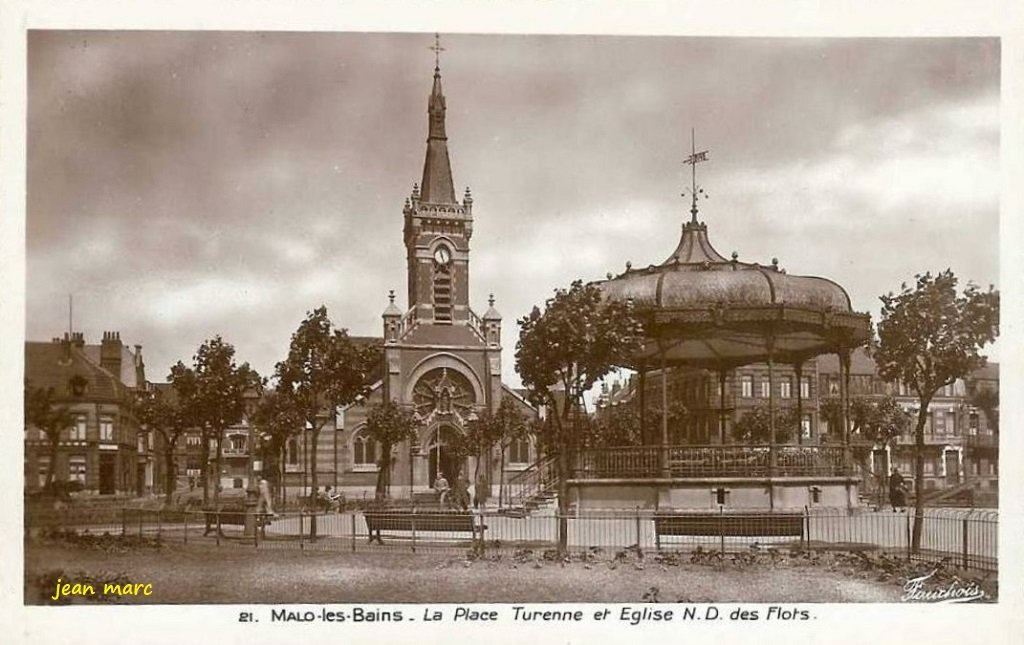 Malo-les-Bains - La Place Turenne et l'Eglise ND des Flots.jpg