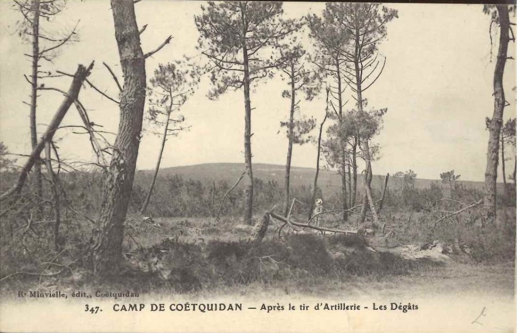 347 - Camp de Coëtquidan - Après le tir d'artillerie - les dégâts -minvielle.jpg